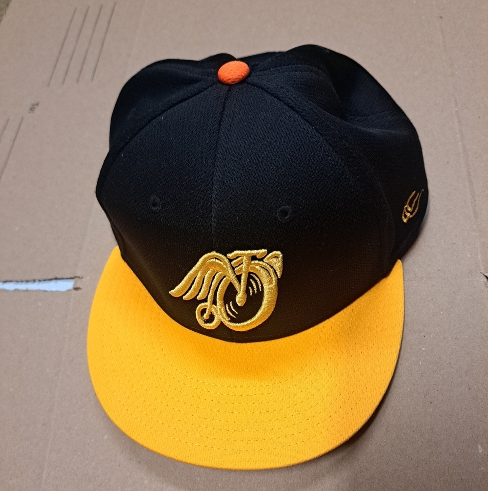 OC SPORTS Black and Gold Baseball Cap YOLO High Wheelers. - Picture 7 of 7
